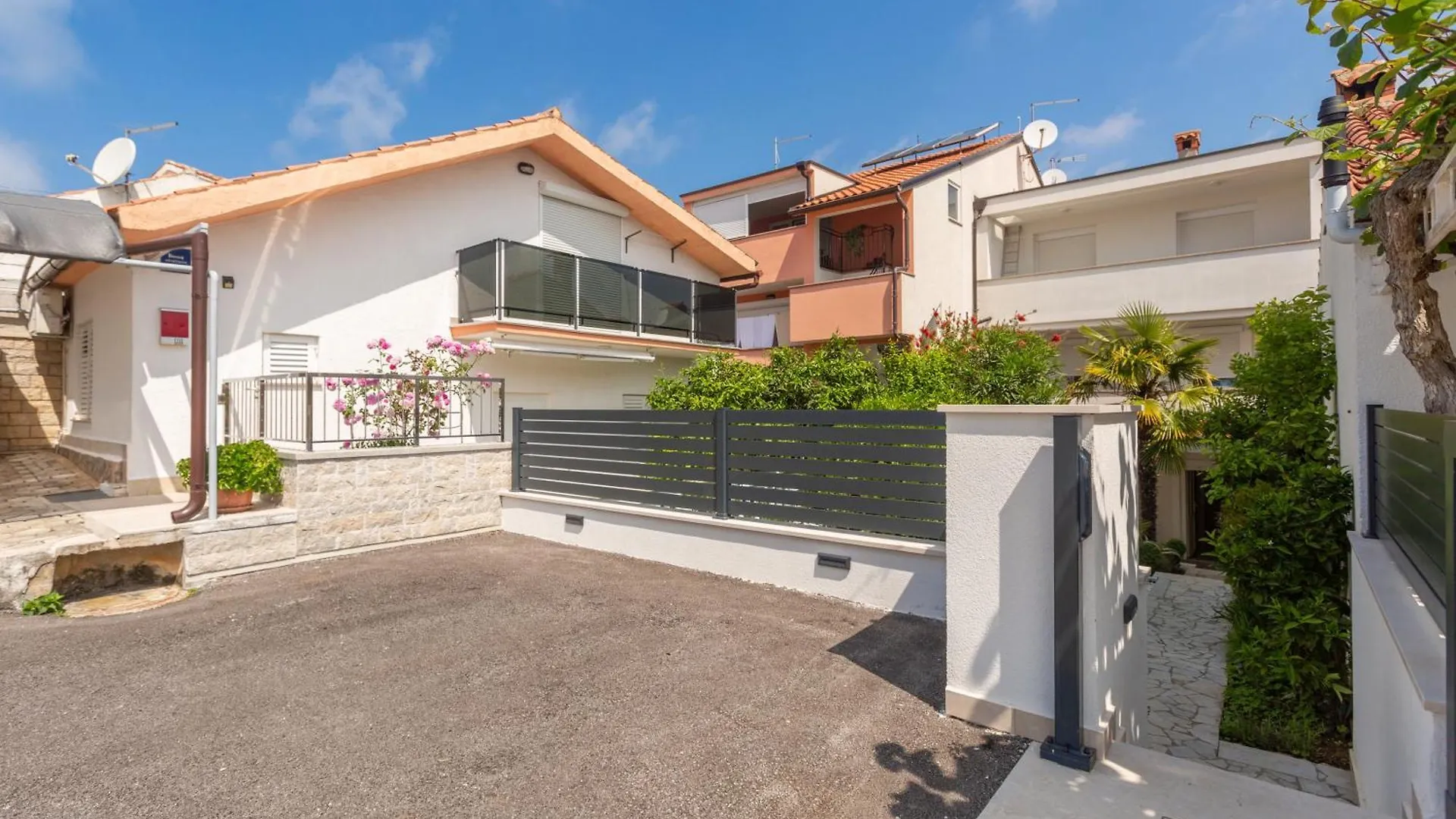 Modern Apartment Zen With Private Garden Porec